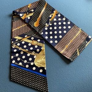 Hermes Maxi Twilly silk scarf